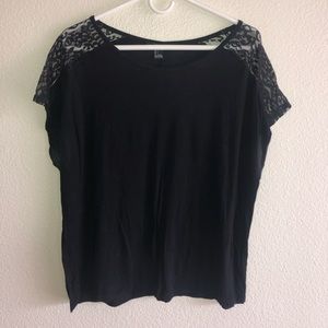 Black Forever 21 tee shirt